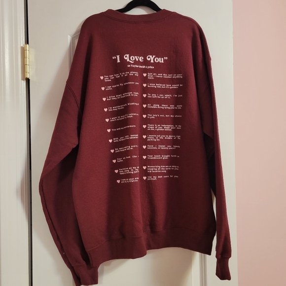 "I love you" in Taylor Swift Lyrics Sweater - Picture 6 of 6